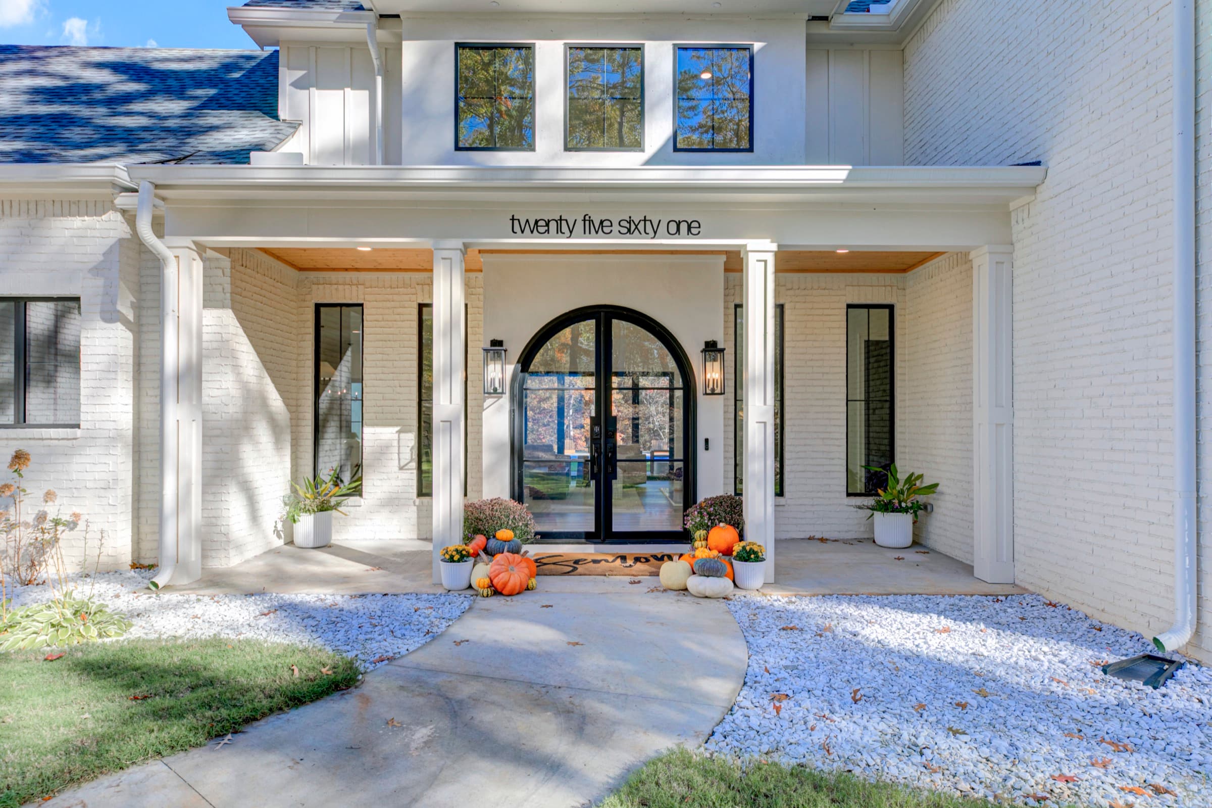 The Grand Estate — photo 1