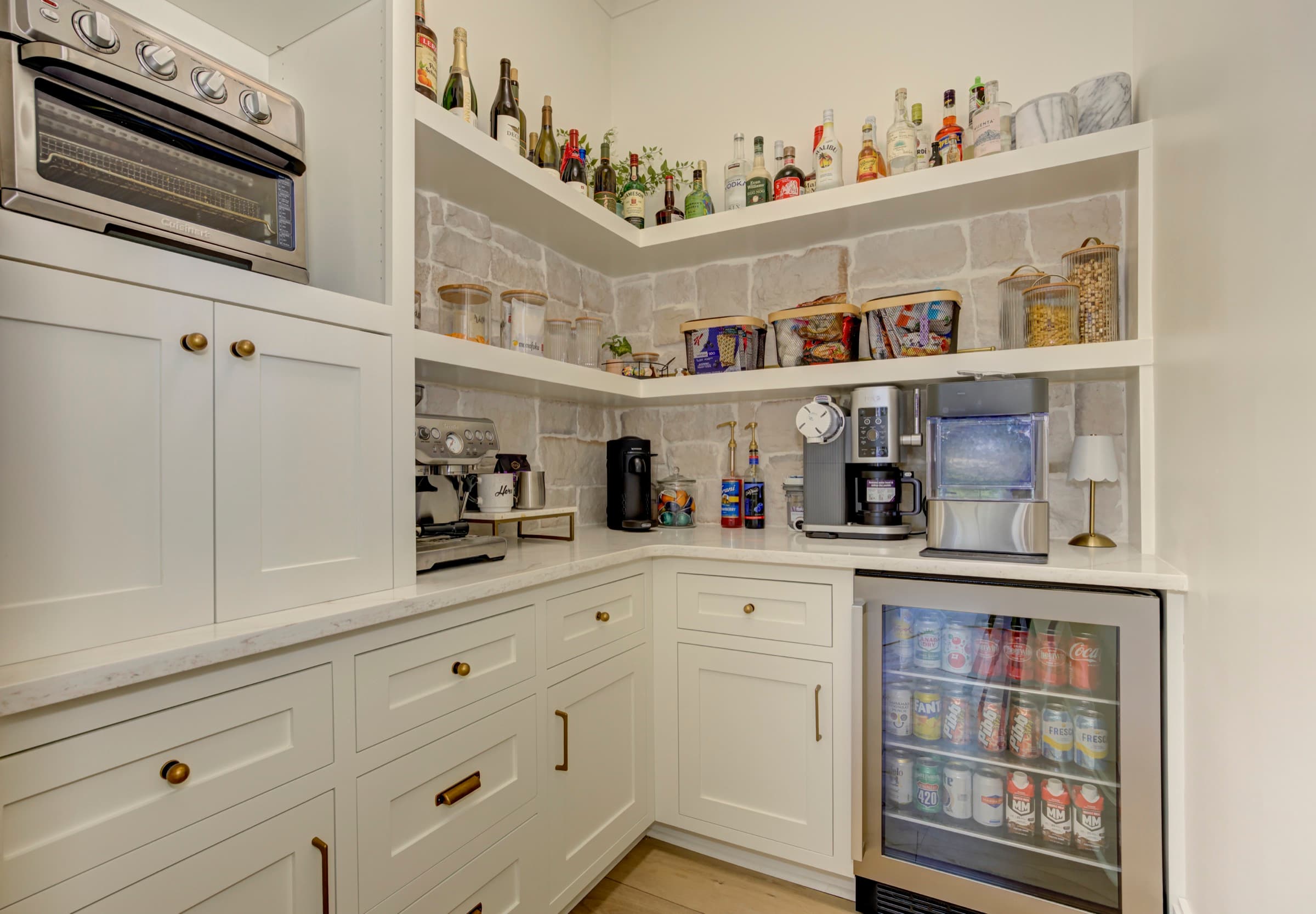 Craft detail: A walk-in scullery and butler's bar